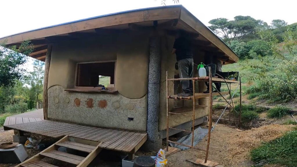 projeto bioconstrução em espanha, comunidade, aventura, voluntariado, mochilão, europa